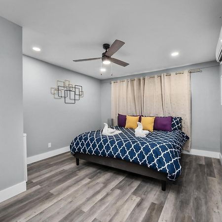 Modern 2Br City Center Getaway With Free Park Houston Exterior photo