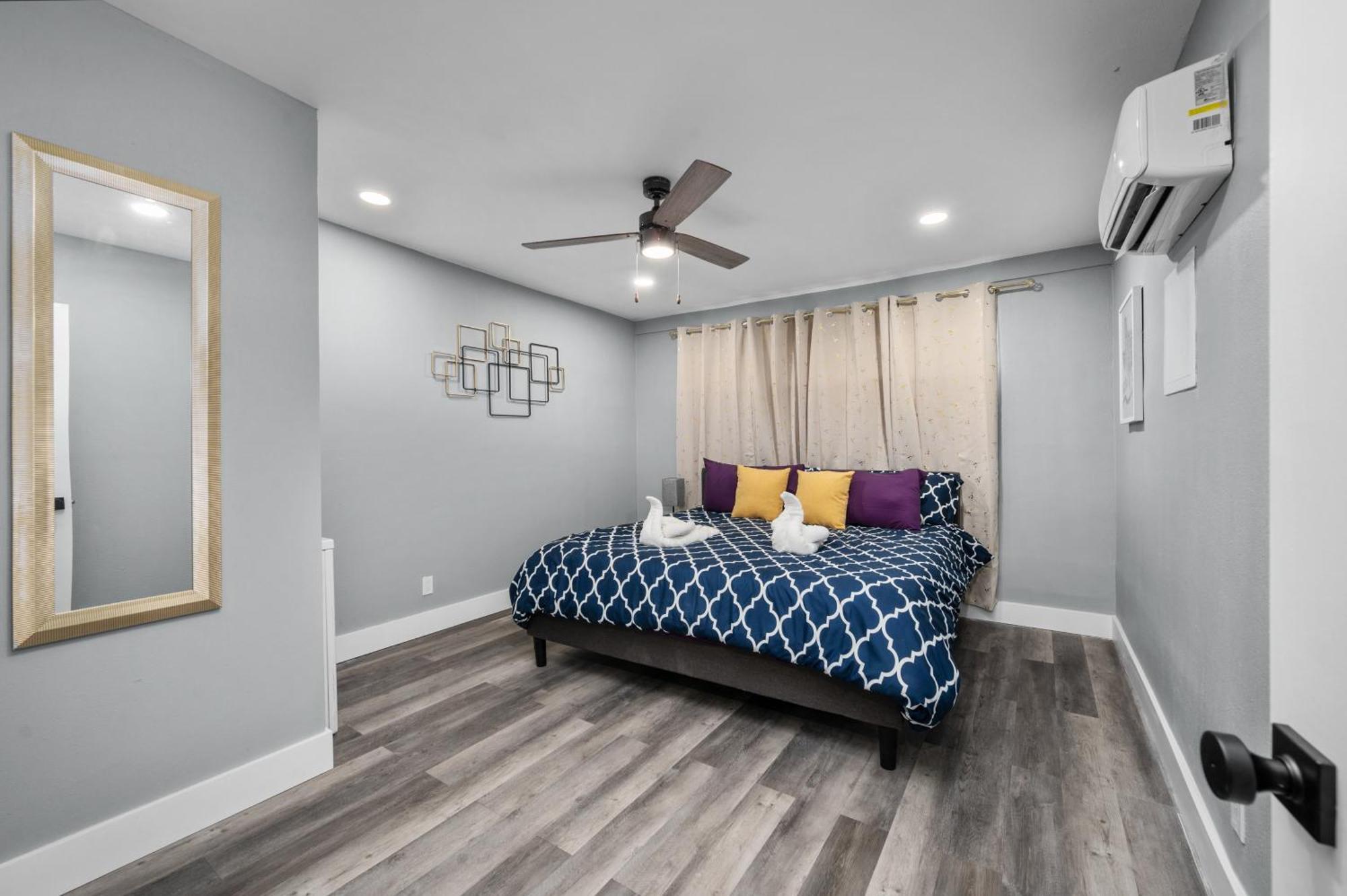 Modern 2Br City Center Getaway With Free Park Houston Exterior photo